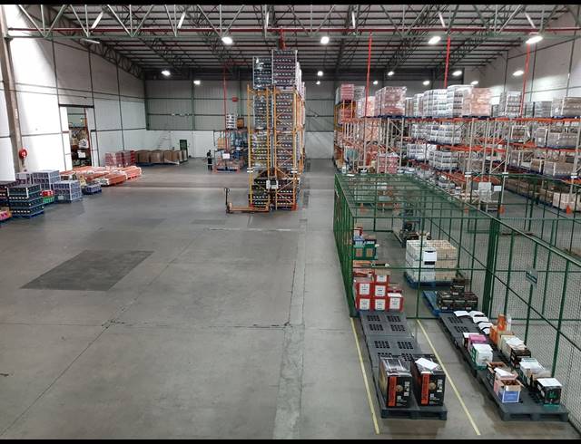 3,301.50M² WAREHOUSE TO LET IN NEW GERMANY